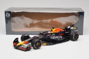 Oracle Red Bull Racing RB20 #1 M. Verstappen Winner Bahrain GP 2024 Minichamps 1:18 110240101 Metalas - nuotrauka 7 iš 7