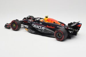 Red Bull Racing RB20 #11 S. Perez Bahrain GP 2024 Minichamps 1:18 110240111 Metalas - nuotrauka 5 iš 7