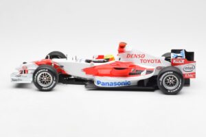 Panasonic Toyota Racing TF106 #8 R. Schumacher F1 2006 Minichamps 1:18 100060007 Metalas - nuotrauka 3 iš 6