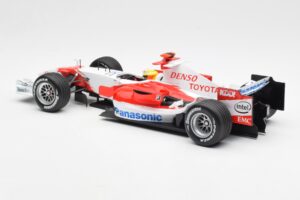 Panasonic Toyota Racing TF106 #8 R. Schumacher F1 2006 Minichamps 1:18 100060007 Metalas - nuotrauka 5 iš 6