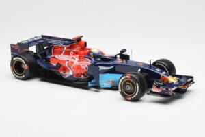 Red Bull Racing RB6 #6 M. Webber F1 Showcar 2010 Minichamps 1:18 150100076 Metalas - nuotrauka 4 iš 6