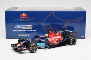 Red Bull Racing RB6 #6 M. Webber F1 Showcar 2010 Minichamps 1:18 150100076 Metalas - nuotrauka 6 iš 6