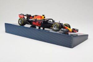 Red Bull Racing Honda RB16B #33 M. Verstappen Emilia Romagna GP 2021 Case Edition Minichamps 1:18 113210133 Derva - nuotrauka 4 iš 7