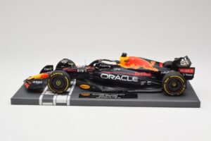 Oracle Red Bull Racing RB18 #33 M. Verstappen Belgian GP 2022 Minichamps 1:18 113221401 Derva
