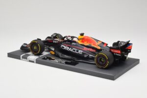 Oracle Red Bull Racing RB18 #33 M. Verstappen Belgian GP 2022 Minichamps 1:18 113221401 Derva - nuotrauka 5 iš 7