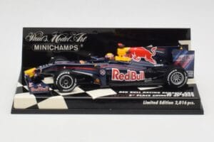 Red Bull Racing Renault RB5 #14 M. Webber Race Car 2009 Minichamps 1:43 400090114 Metalas