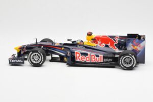 Red Bull Racing Renault RB5 #5 S. Vettel Showcar 2010 Minichamps 1:18 153100175 Metalas - nuotrauka 3 iš 6
