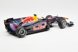 Red Bull Racing Renault RB6 #6 M. Webber F1 2010 Minichamps 1:18 110100006 Metalas - nuotrauka 2 iš 6