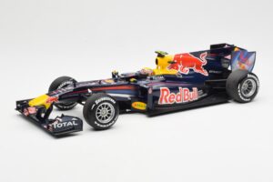 Red Bull Racing Renault RB6 #6 M. Webber F1 2010 Minichamps 1:18 110100006 Metalas