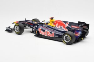 Red Bull Racing Renault RB6 #5 S. Vettel F1 World Champion Showcar 2010 Minichamps 1:18 150100075 Metalas - nuotrauka 5 iš 6
