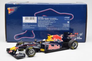 Red Bull Racing Renault RB6 #5 S. Vettel F1 World Champion Showcar 2010 Minichamps 1:18 150100075 Metalas - nuotrauka 6 iš 6