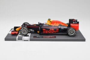 Red Bull RB12 #33 M. Verstappen Spain GP Winner 2016 Minichamps 1:18 117160333 Metalas