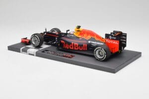 Red Bull RB12 #33 M. Verstappen Spain GP Winner 2016 Minichamps 1:18 117160333 Metalas - nuotrauka 5 iš 7