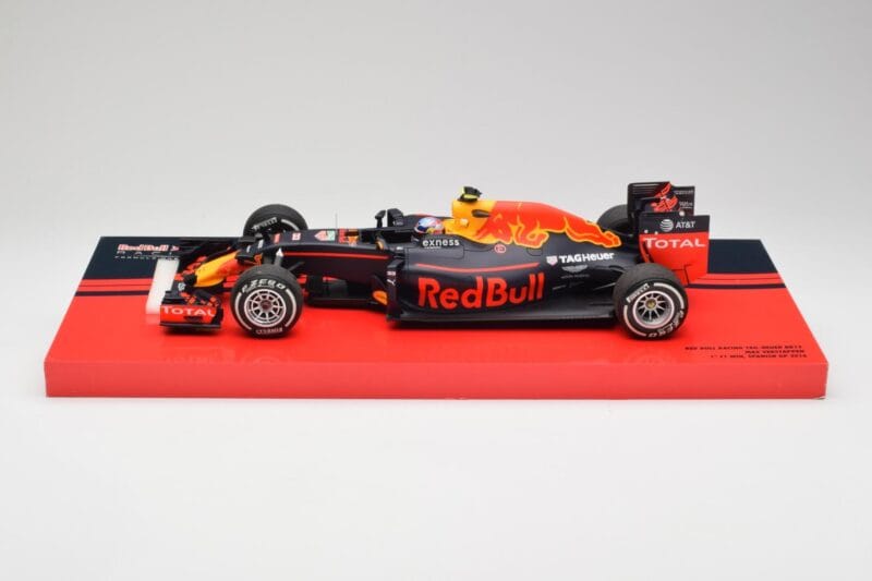 Red Bull RB12 #33 M. Verstappen Spain GP Winner 2016 Minichamps 1:18 147160533 Metalas