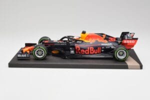 Red Bull RB15 #33 M. Verstappen German GP Winner Wet 2019 Minichamps 1:18 113191133 Metalas