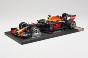 Red Bull RB16 #33 M. Verstappen Red Bull Racing 70th Anniversary GP Winner 2020 Minichamps 1:18 113200533-M1 Derva - nuotrauka 2 iš 7