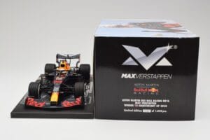 Red Bull RB16 #33 M. Verstappen Red Bull Racing 70th Anniversary GP Winner 2020 Minichamps 1:18 113200533-M1 Derva - nuotrauka 6 iš 7