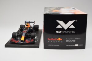 Red Bull RB16B #33 M. Verstappen Dutch GP Winner 2021 Minichamps 1:18 113212533 Metalas - nuotrauka 7 iš 7