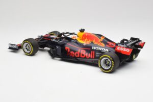 Red Bull RB16B #33 M. Verstappen Emilia Romagna GP Winner Mid Race Tyres 2021 Minichamps 1:18 110210133 Metalas - nuotrauka 5 iš 7