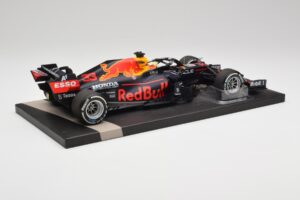 Red Bull RB16B #33 M. Verstappen Styrian & Austrian GP Winner 2021 Minichamps 1:18 113210933 Metalas - nuotrauka 3 iš 6