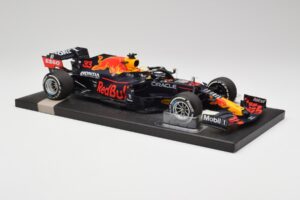 Red Bull RB16B #33 M. Verstappen Styrian & Austrian GP Winner 2021 Minichamps 1:18 113210933 Metalas - nuotrauka 4 iš 6