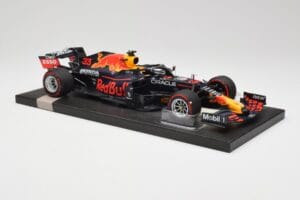 Red Bull RB16B #33 M. Verstappen Abu Dhabi GP 2021 Winner Missing Figurine & Pitboard Minichamps 1:18 113212333 Derva - nuotrauka 4 iš 7