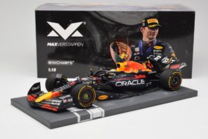 Red Bull RB18 Oracle #1 M. Verstappen Abu Dhabi GP 2022 Winner Minichamps 1:18 113222201 Derva - nuotrauka 7 iš 7