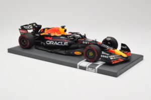 Red Bull RB18 Oracle #1 M. Verstappen Dutch GP 2022 Winner Minichamps 1:18 113221501 Derva - nuotrauka 4 iš 7