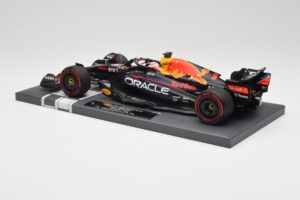 Red Bull RB18 Oracle #1 M. Verstappen Dutch GP 2022 Winner Minichamps 1:18 113221501 Derva - nuotrauka 5 iš 7