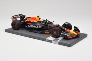 Red Bull RB18 Oracle #1 M. Verstappen Italian GP 2022 Winner Minichamps 1:18 113221601 Derva - nuotrauka 4 iš 7