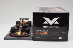 Red Bull RB18 Oracle #1 M. Verstappen Italian GP 2022 Winner Minichamps 1:18 113221601 Derva - nuotrauka 6 iš 7