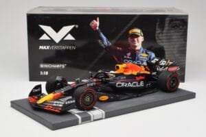 Red Bull RB18 Oracle #1 M. Verstappen Italian GP 2022 Winner Minichamps 1:18 113221601 Derva - nuotrauka 7 iš 7