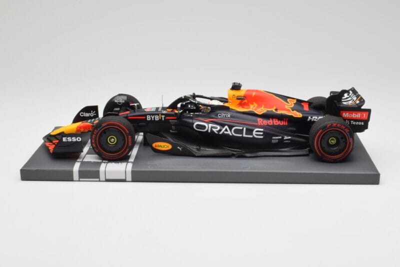 Red Bull RB18 Oracle #1 M. Verstappen Italian GP 2022 Winner Minichamps 1:18 113221601 Derva