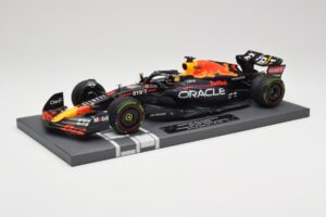 Red Bull RB18 Oracle #1 M. Verstappen Japanese GP 2022 World Champion Minichamps 1:18 113221801 Derva - nuotrauka 2 iš 7