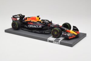 Red Bull RB18 Oracle #1 M. Verstappen Japanese GP 2022 World Champion Minichamps 1:18 113221801 Derva - nuotrauka 4 iš 7