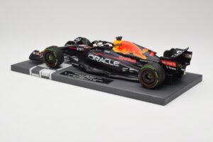 Red Bull RB18 Oracle #1 M. Verstappen Japanese GP 2022 World Champion Minichamps 1:18 113221801 Derva - nuotrauka 5 iš 7