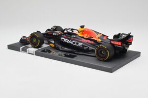 Red Bull RB18 Oracle #1 M. Verstappen US GP 2022 Winner Minichamps 1:18 113221901 Derva - nuotrauka 5 iš 7