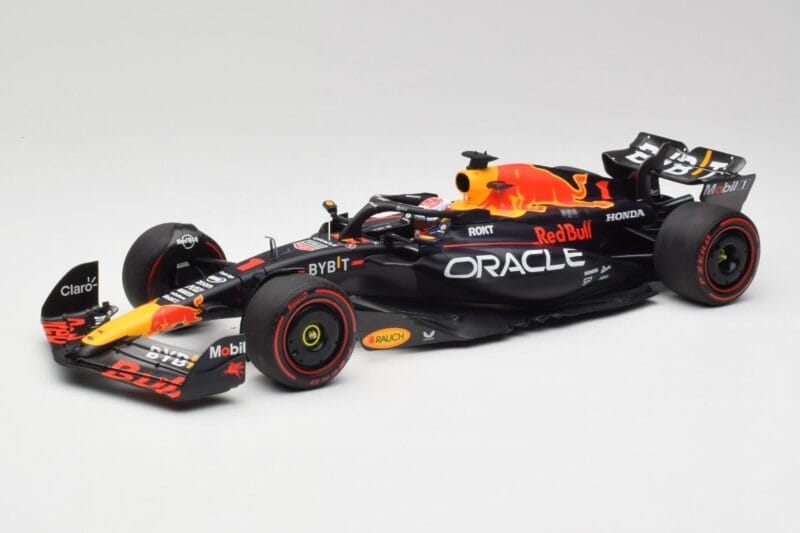 Red Bull RB19 #1 M. Verstappen Qatar Sprint Race 2nd WC 2023 Minichamps 1:18 110231801 Metalas