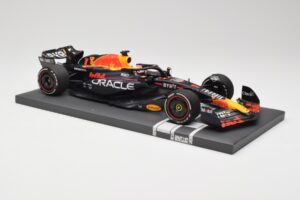 Red Bull RB19 Oracle #1 M. Verstappen Bahrain GP 2023 Winner Minichamps 1:18 113230201 Derva - nuotrauka 4 iš 7