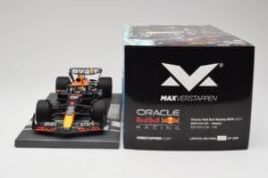 Red Bull RB19 Oracle #1 M. Verstappen British GP 2023 Winner Minichamps 1:18 113231101 Derva - nuotrauka 6 iš 7