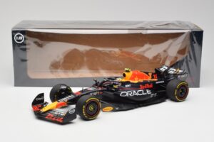 Red Bull RB19 #11 S. Perez Italian GP 2nd 2023 Minichamps 1:18 110231511 Metalas - nuotrauka 2 iš 6