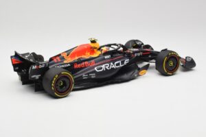 Red Bull RB19 #11 S. Perez Italian GP 2nd 2023 Minichamps 1:18 110231511 Metalas - nuotrauka 5 iš 6