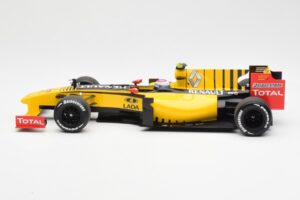 Renault F1 Team R30 #11 V. Petrov Showcar F1 2010 Minichamps 1:18 150100082 Metalas - nuotrauka 3 iš 6
