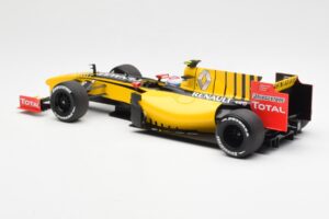 Renault F1 Team R30 #11 V. Petrov Showcar F1 2010 Minichamps 1:18 150100082 Metalas - nuotrauka 5 iš 6