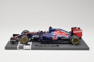 Scuderia Toro Rosso STR10 Renault #33 M. Verstappen Australian GP 2015 Minichamps 1:18 Scuderia Toro Rosso STR10 Renault #33 M. Verstappen Australian GP 2015 Minichamps 1:18 117150033 Derva