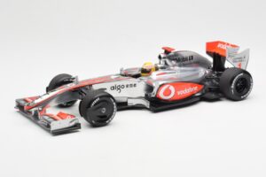 McLaren MP4-24 #1 L. Hamilton 2009 Dealer Edition Minichamps 1:18 503091801 Metalas