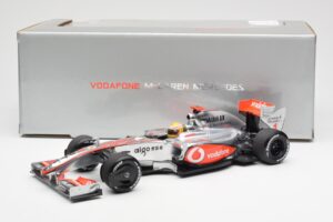 McLaren MP4-24 #1 L. Hamilton 2009 Dealer Edition Minichamps 1:18 503091801 Metalas - nuotrauka 6 iš 6