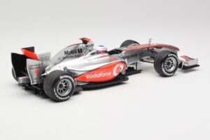McLaren MP4-25 Vodafone #1 J. Button F1 2010 Minichamps 1:18 530101871-R1 Metalas - nuotrauka 2 iš 7