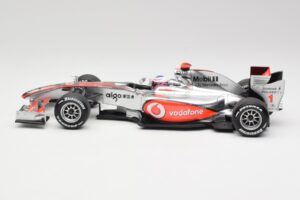 McLaren MP4-25 Vodafone #1 J. Button F1 2010 Minichamps 1:18 530101871-R1 Metalas - nuotrauka 3 iš 7