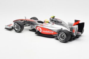 Vodafone McLaren Mercedes MP4-25 #3 L. Hamilton F1 Showcar 2010 Minichamps 1:18 530101872 Metalas - nuotrauka 5 iš 6